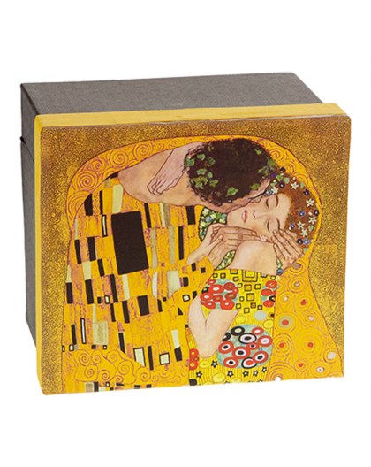 Porcelain Cake set "The Kiss" series on a gold background