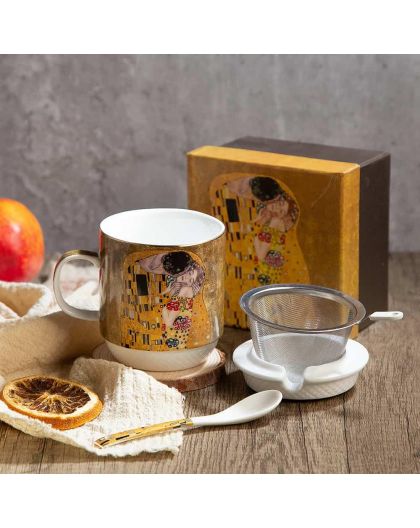Cup for tea "The Kiss" series on a gold background