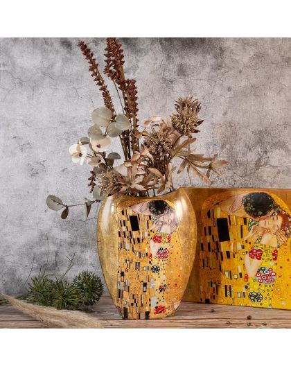 Porcelain vase "The Kiss" series