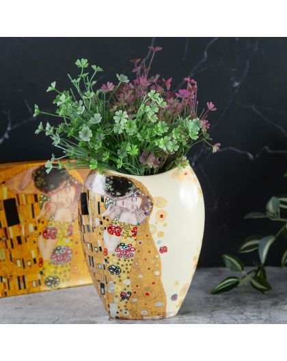 Porcelain vase "The Kiss" series 