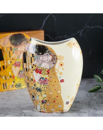 Porcelain vase "The Kiss" series 