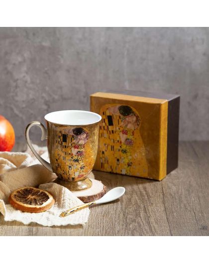 Cup for tea - elegant "The Kiss" series on a gold background